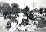 No Jardim de Pombal em Maio de 1951. Foto 6x9.