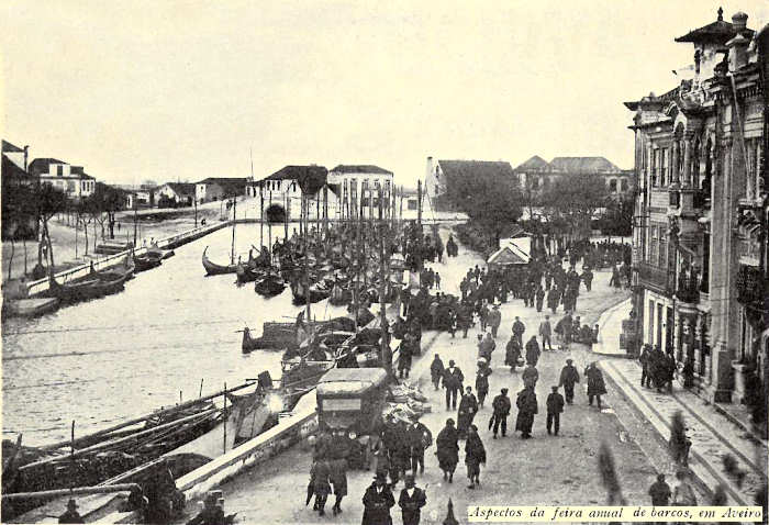 Aspecto da feira anual de barcos, em Aveiro