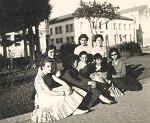 Foto 6x6 cm. cedida por M Helena Nunes Jorge. Clicar para ampliar.