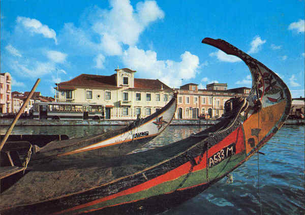 N. 329 - RIA DE AVEIRO (Beira Litoral) Barcos moliceiros - Coleccin PERLA - S/D - Dimenses: 14,7x10,5 cm. - Col. nio Semedo.