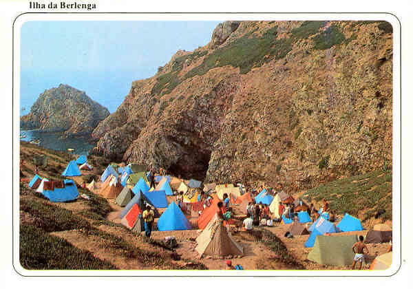 N. 3484 - PENICHE Portugal Ilha da Berlenga e pormenor de um acampamento num fim de semana - RAN Tel. 670192 - 661514 -  S/D - Dimenses: 15x10,5 cm. - Col. Manuel Bia.