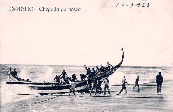 SN - Portugal. Espinho - Chegada da pesca - Editor Tabacaria Arlindo Lopes - Dim. 14x9 cm - Col. M. Chaby.
