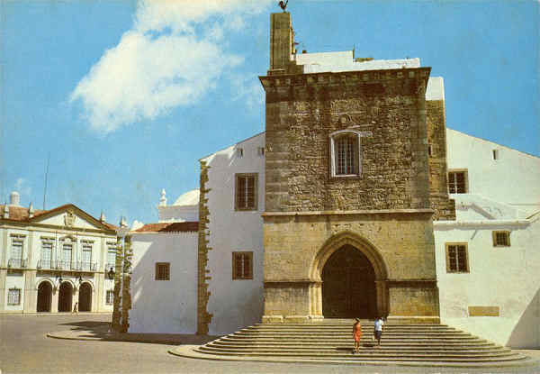 N. 55 - FARO (Portugal) S Catedral e Paos do Concelho - Edio Fernando P. de Carvalho - S/D - Dimenses: 14,8x10,2 cm. - Col. Graa Maia