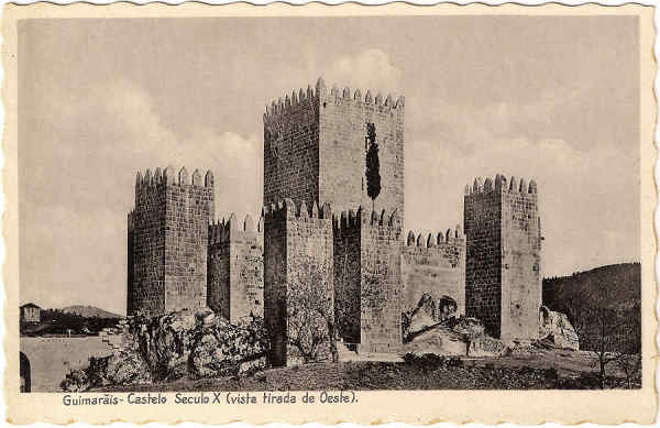 SN - Guimaris - Castelo Seculo X (vista tirada de Oeste) - Edio de L. Oliveira & C - Made in Germany - SD - Dim. 9x14 cm - Col. Jaime da Silva (Circulado em 1944)