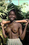 N. 122 - Rapariga Papel tatuada - Biombo - Ed. FOTO SERRA - Dim. 14x9cm - Col. Joaquim Jos Martins Mendes (1973)