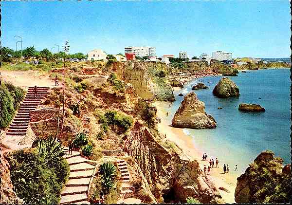 N. 755/119 -Algarve-Rocha, Vista parcial da praia - Edio Portugal Turstico - S/D - Dimenses: 14,5x10,15 cm. - Col. Graa Maia