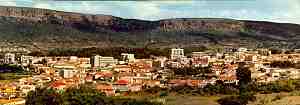 N. 5190 - HUILA PITORESCA (ANGOLA) S DA BANDEIRA Vista da cidade - Edio Rdio-Foto-Bazar - S/D - Dimenses: 30x10,4 cm. - Col. Manuel Bia (1973).