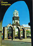 N.º 757 - S. MIGUEL - Açores Ponta Delgada - Portas da cidade - Ed. CÓMER - Trav. do Alecrim, 1 - TELF.328775 LISBOA-PORTUGAL - S/D - Dim. 10,5x14,9 cm. - Col. Manuel Bóia (1981).