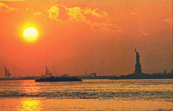 N 171302 - Sunset over NY Bay - Editor Nespers Map & Guide, New York - Dim. 13,8x8,9 cm - Col. A. Monge da Silva (cerca de 1960)