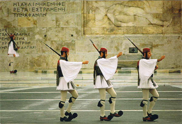 N. 87 - GRCIA ATENAS - A Guarda Presidencial - Ed. HAITALIS, 13, ASTROUS STR.,13121 ATENAS, TEL.:210 5766883 - SD - Dim. 16,1x11 cm - Col. Ftima Bia (2007)