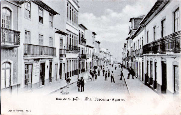 N� 3 - Angra do Heroismo, Rua de S. Jo�o - Edi��o da Loja do Buraco - Dim. 136x88 mm - Col. A. Monge da Silva (c. 1905)