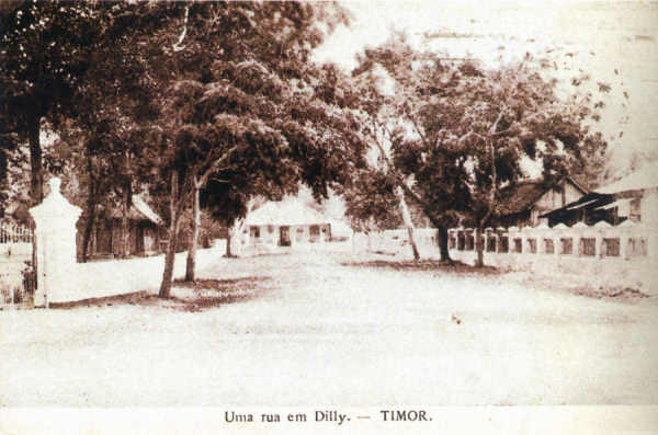 SN - Uma rua em Dilly - Timor - Edio L.Geisler -  SD - Dim. ??x?? cm - Col. Monge da Silva (Cerca de 1910)