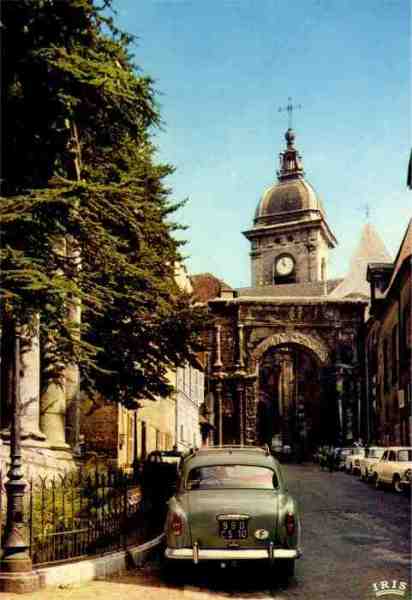 S/N - Besanon (Doubs) Le clocher de la cathdrale de St.-Jean et la Porte-Noire... - Edio Combier Imprimeur Mcon 25.056 - CIM - Dimenses: 10,5x14,9 cm. - Col. HJCO (1979).