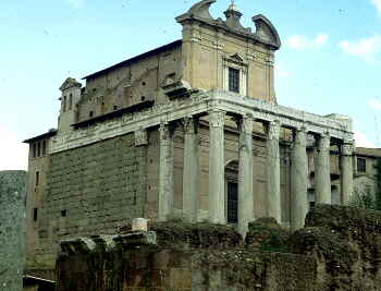 Templo de Antonino e Faustina.