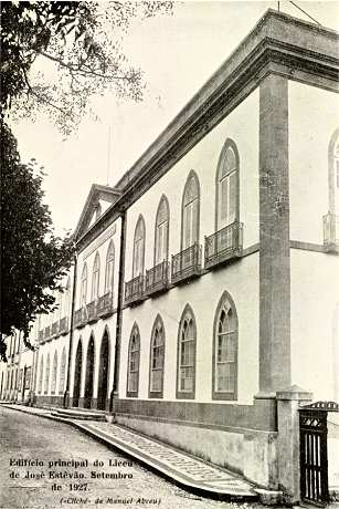 Edifcio principal do Liceu Jos Estvo em Setembro de 1927.